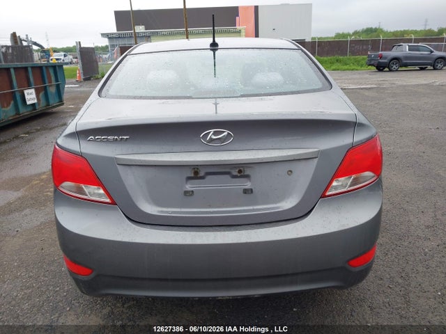 2015 Hyundai Accent მანქანა იყიდება აუქციონზე, vin: KMHCT4AE3FU888682, აუქციონის ნომერი: 12627386