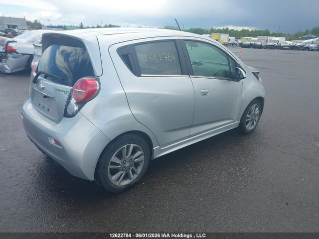 2015 Chevrolet Spark Ev 2lt მანქანა იყიდება აუქციონზე, vin: KL8CL6S08FC818886, აუქციონის ნომერი: 12622784