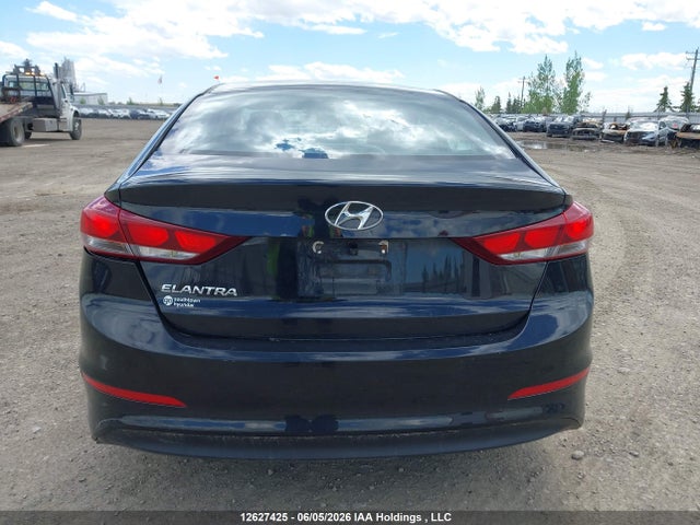 12627425 :رقم المزاد ، 5NPD74LF6HH131002 vin ، 2017 Hyundai Elantra Le مزاد بيع