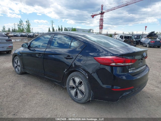 12627425 :رقم المزاد ، 5NPD74LF6HH131002 vin ، 2017 Hyundai Elantra Le مزاد بيع