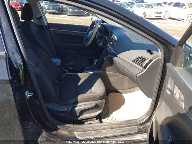 12627425 :رقم المزاد ، 5NPD74LF6HH131002 vin ، 2017 Hyundai Elantra Le مزاد بيع
