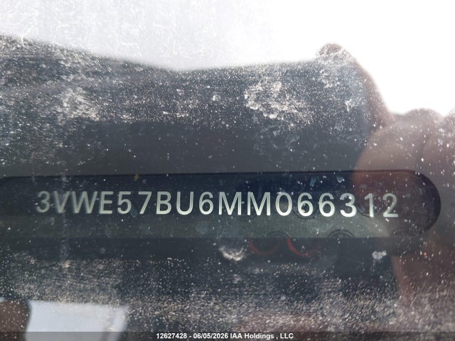12627428 :رقم المزاد ، 3VWE57BU6MM066312 vin ، 2021 Volkswagen Jetta Highline مزاد بيع