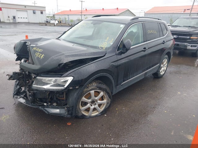 12616874 :رقم المزاد ، 3VV2B7AX6JM007865 vin ، 2018 Volkswagen Tiguan Comfortline مزاد بيع
