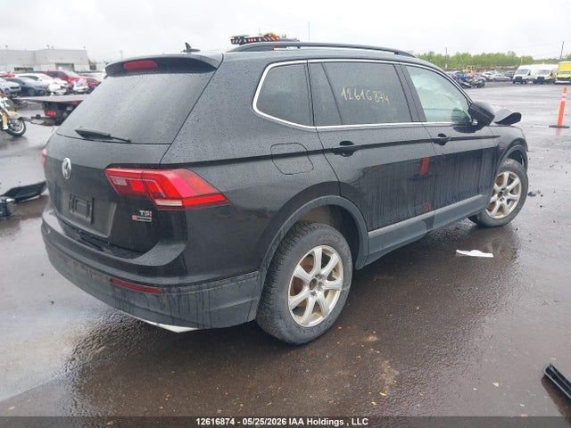 12616874 :رقم المزاد ، 3VV2B7AX6JM007865 vin ، 2018 Volkswagen Tiguan Comfortline مزاد بيع