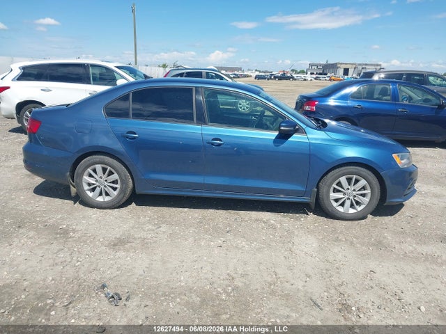 2015 Volkswagen Jetta Sedan მანქანა იყიდება აუქციონზე, vin: 3VW2K7AJ1FM400557, აუქციონის ნომერი: 12627494