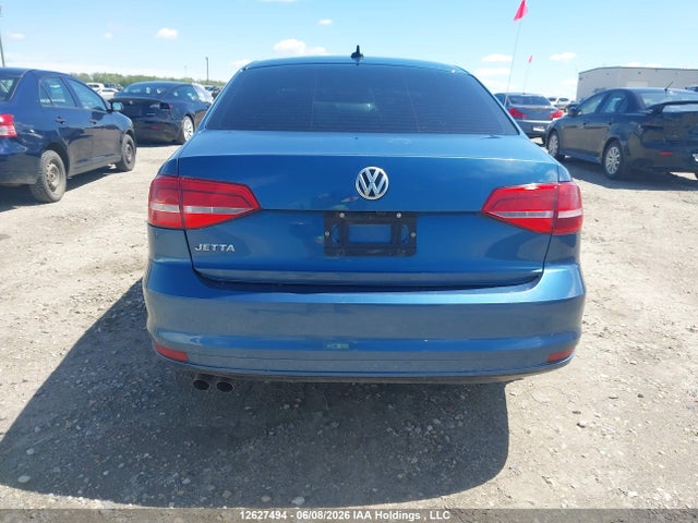 2015 Volkswagen Jetta Sedan მანქანა იყიდება აუქციონზე, vin: 3VW2K7AJ1FM400557, აუქციონის ნომერი: 12627494