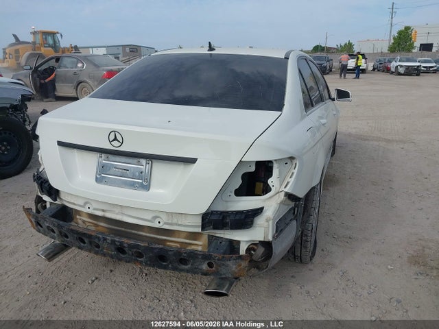 2011 Mercedes-benz C 250 4matic მანქანა იყიდება აუქციონზე, vin: WDDGF8FB0BA522263, აუქციონის ნომერი: 12627594