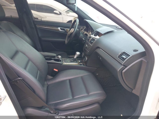 2011 Mercedes-benz C 250 4matic მანქანა იყიდება აუქციონზე, vin: WDDGF8FB0BA522263, აუქციონის ნომერი: 12627594