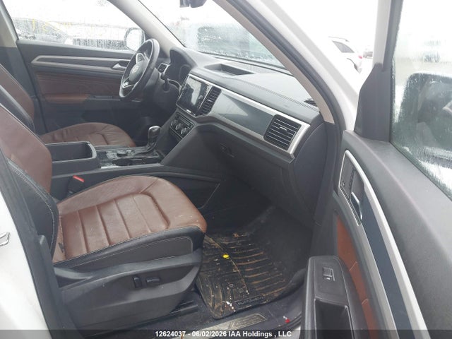 Продажа на аукционе авто 2022 Volkswagen Atlas 3.6 Fsi Execline, vin: 1V2FR2CA8NC556268, номер лота: 12624037
