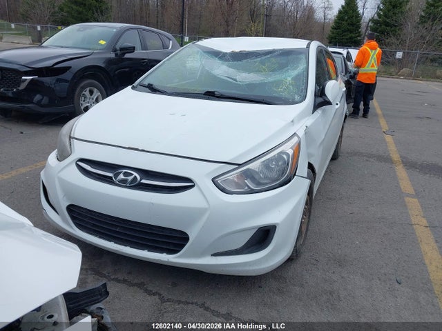 12602140 :رقم المزاد ، KMHCT5AE0FU233904 vin ، 2015 Hyundai Accent Gl مزاد بيع
