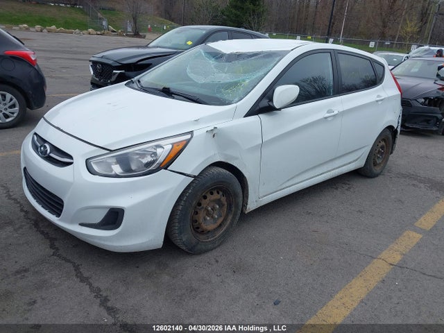 12602140 :رقم المزاد ، KMHCT5AE0FU233904 vin ، 2015 Hyundai Accent Gl مزاد بيع