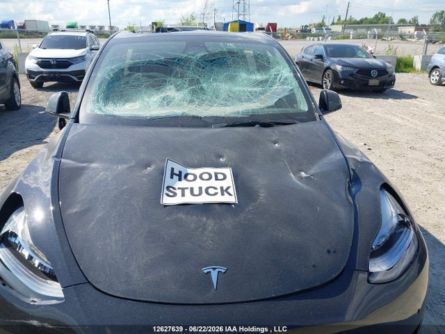 7SAYGDEE7NF575203 Tesla Model Y