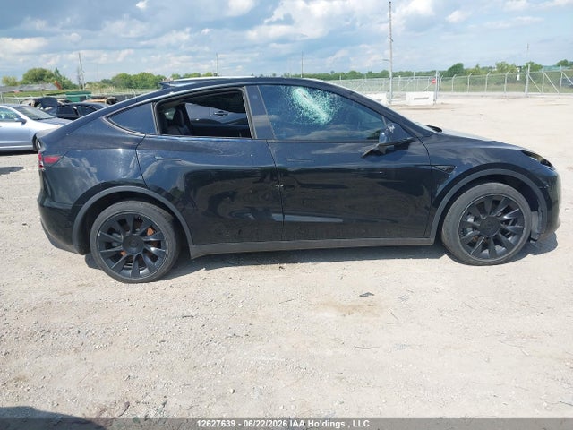 7SAYGDEE7NF575203 Tesla Model Y