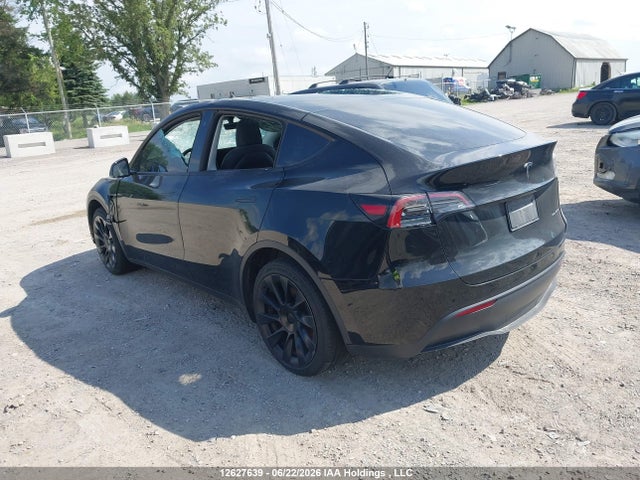 7SAYGDEE7NF575203 Tesla Model Y