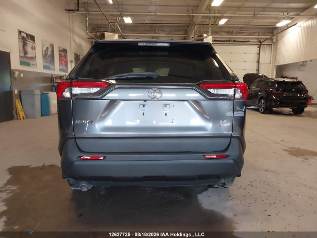 2T3B1RFV7MC204746 Toyota RAV4 LE