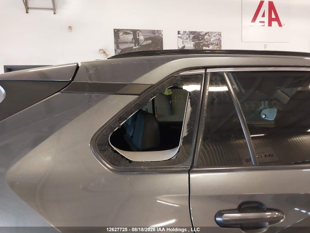 2T3B1RFV7MC204746 Toyota RAV4 LE