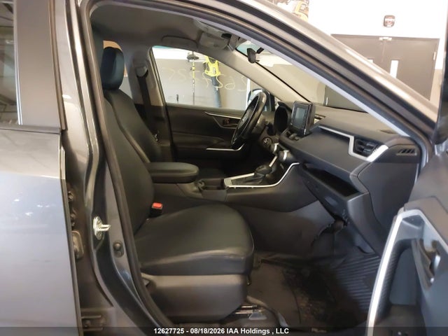 2T3B1RFV7MC204746 Toyota RAV4 LE