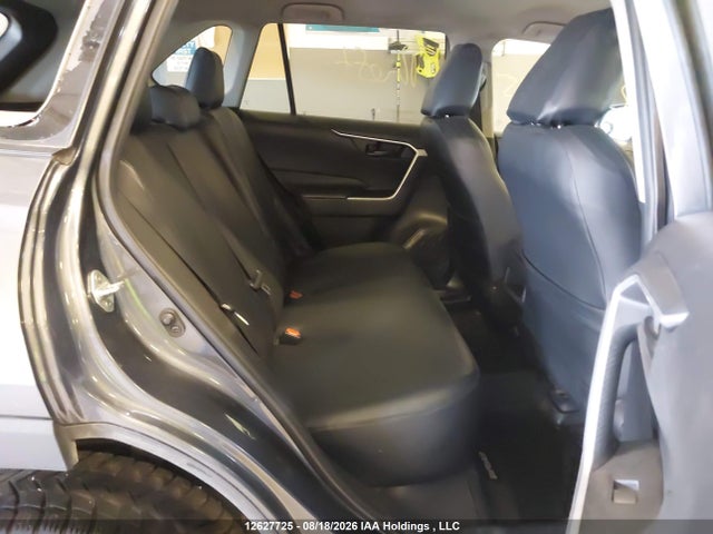 2T3B1RFV7MC204746 Toyota RAV4 LE