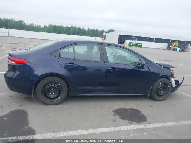 12627740 :رقم المزاد ، 5YFBPMBE1NP350609 vin ، 2022 Toyota Corolla Le/xle مزاد بيع