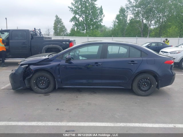 12627740 :رقم المزاد ، 5YFBPMBE1NP350609 vin ، 2022 Toyota Corolla Le/xle مزاد بيع