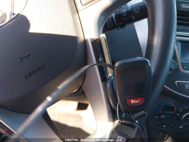 12627744 :رقم المزاد ، KMHCT5AE8FU203470 vin ، 2015 Hyundai Accent Se مزاد بيع