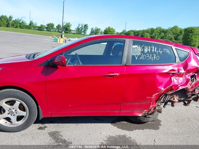 12627744 :رقم المزاد ، KMHCT5AE8FU203470 vin ، 2015 Hyundai Accent Se مزاد بيع