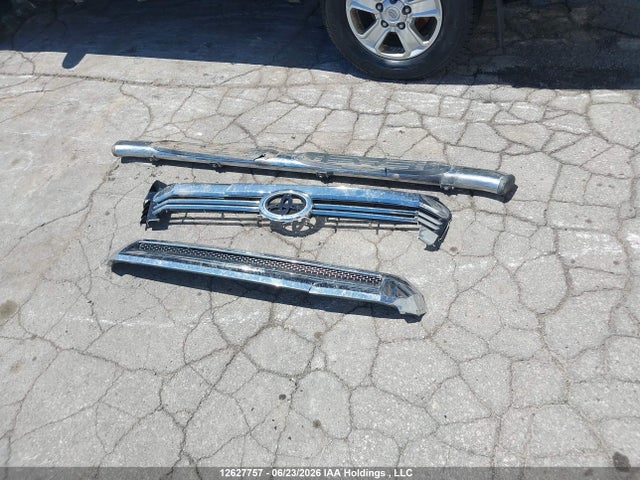 5TFUY5F18HX662998 Toyota Tundra Sr5 Plus 5.7l V8