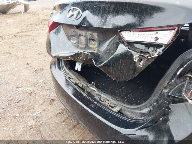 12627788 :رقم المزاد ، KMHDH4AHXFU264362 vin ، 2015 Hyundai Elantra Gls مزاد بيع