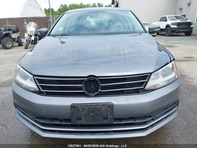 2015 Volkswagen Jetta 2.0l Trendline/2.0l Trendline+ მანქანა იყიდება აუქციონზე, vin: 3VW1K7AJ9FM255313, აუქციონის ნომერი: 12627801