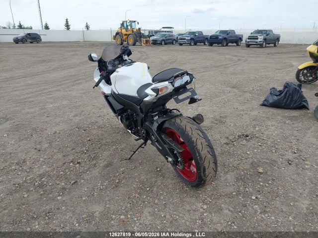 Suzuki GSX-R600 2025 JS1GN7FA9S7101499 Image 3