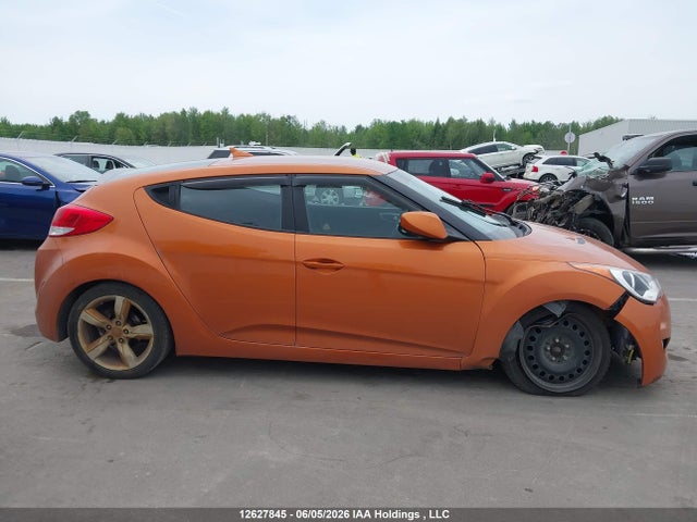 2015 Hyundai Veloster მანქანა იყიდება აუქციონზე, vin: KMHTC6AD4FU239640, აუქციონის ნომერი: 12627845