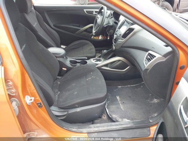 2015 Hyundai Veloster მანქანა იყიდება აუქციონზე, vin: KMHTC6AD4FU239640, აუქციონის ნომერი: 12627845