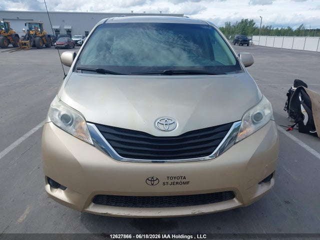 2013 Toyota Sienna Le მანქანა იყიდება აუქციონზე, vin: 5TDKK3DC9DS319036, აუქციონის ნომერი: 12627866