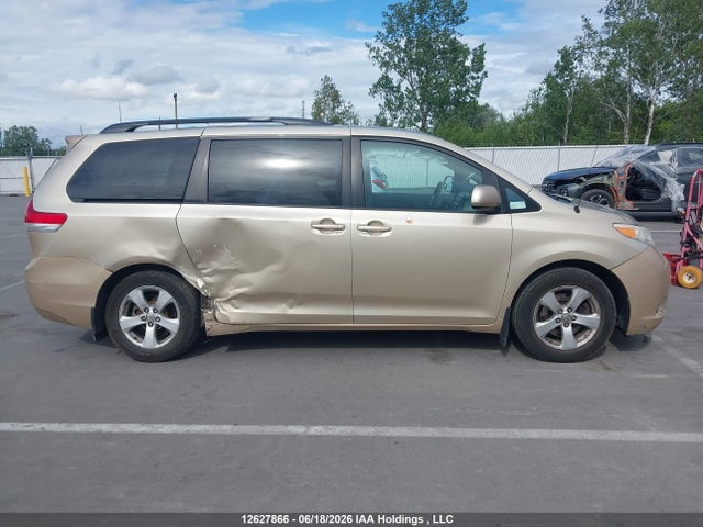 2013 Toyota Sienna Le მანქანა იყიდება აუქციონზე, vin: 5TDKK3DC9DS319036, აუქციონის ნომერი: 12627866