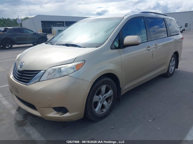 2013 Toyota Sienna Le მანქანა იყიდება აუქციონზე, vin: 5TDKK3DC9DS319036, აუქციონის ნომერი: 12627866