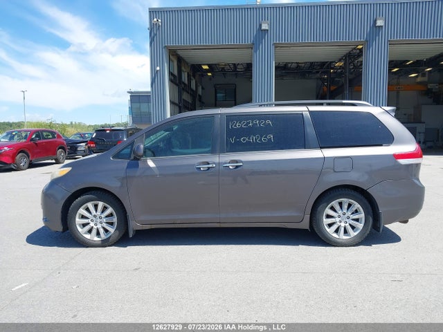 12627929 :رقم المزاد ، 5TDDK3DC1CS041269 vin ، 2012 Toyota Sienna Xle 7 Passenger مزاد بيع