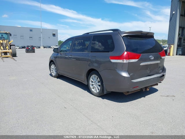 12627929 :رقم المزاد ، 5TDDK3DC1CS041269 vin ، 2012 Toyota Sienna Xle 7 Passenger مزاد بيع