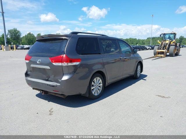 12627929 :رقم المزاد ، 5TDDK3DC1CS041269 vin ، 2012 Toyota Sienna Xle 7 Passenger مزاد بيع