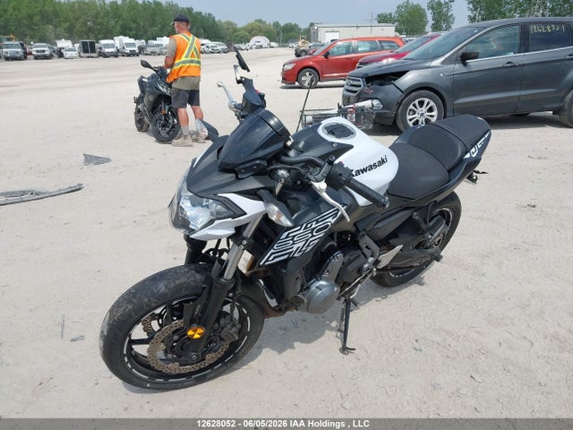 JKAEREH16KDA40971 Kawasaki Er650 H