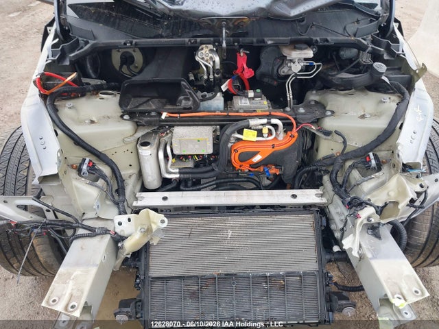 Tesla Model Y Long Range 2022 7SAYGDEE8NF507816 Image 10