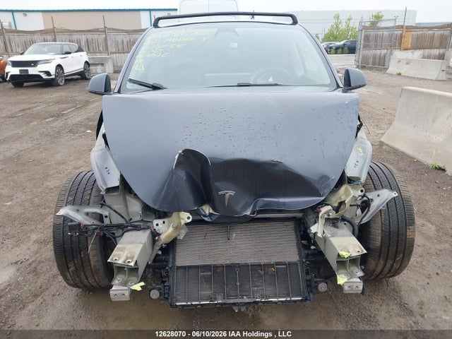 Tesla Model Y Long Range 2022 7SAYGDEE8NF507816 Image 13