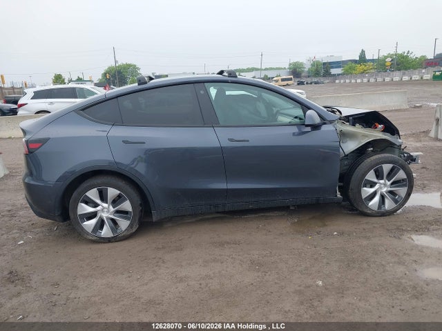 Tesla Model Y Long Range 2022 7SAYGDEE8NF507816 Image 14