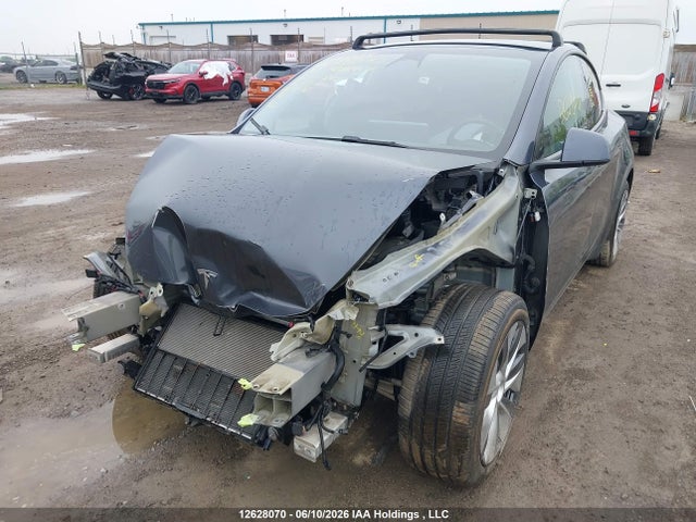 Tesla Model Y Long Range 2022 7SAYGDEE8NF507816 Image 2