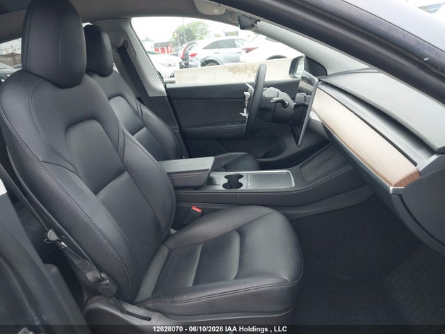 Tesla Model Y Long Range 2022 7SAYGDEE8NF507816 Image 5