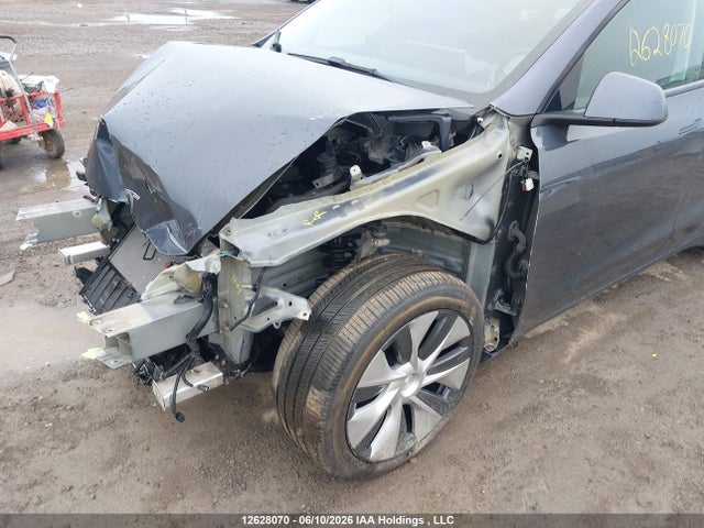 Tesla Model Y Long Range 2022 7SAYGDEE8NF507816 Image 6