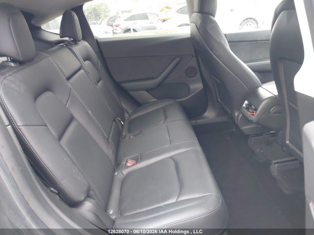 Tesla Model Y Long Range 2022 7SAYGDEE8NF507816 Image 8