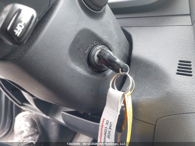 12628080 :رقم المزاد ، 2T1KU4EE2AC438793 vin ، 2010 Toyota Matrix مزاد بيع