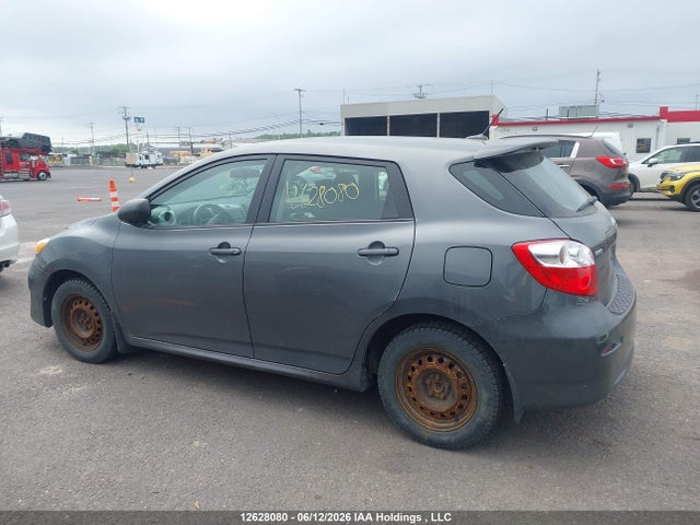 12628080 :رقم المزاد ، 2T1KU4EE2AC438793 vin ، 2010 Toyota Matrix مزاد بيع