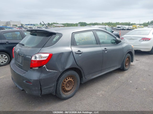 12628080 :رقم المزاد ، 2T1KU4EE2AC438793 vin ، 2010 Toyota Matrix مزاد بيع