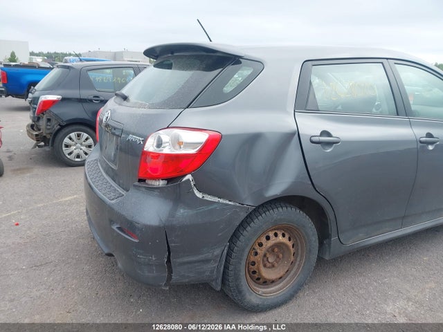 12628080 :رقم المزاد ، 2T1KU4EE2AC438793 vin ، 2010 Toyota Matrix مزاد بيع